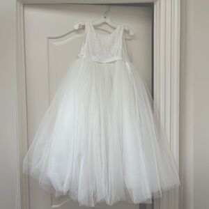 Flower girl dress (size 5) - like new condition